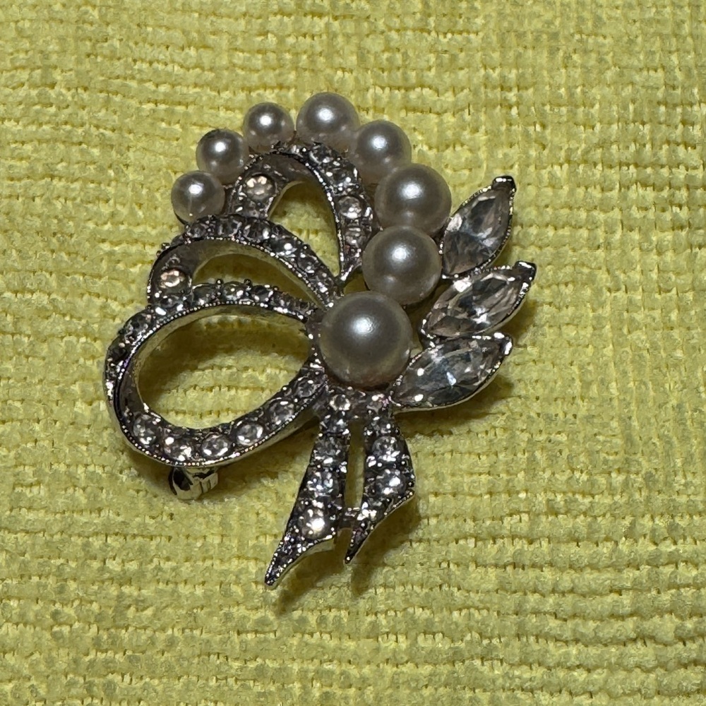 VTG Brooch